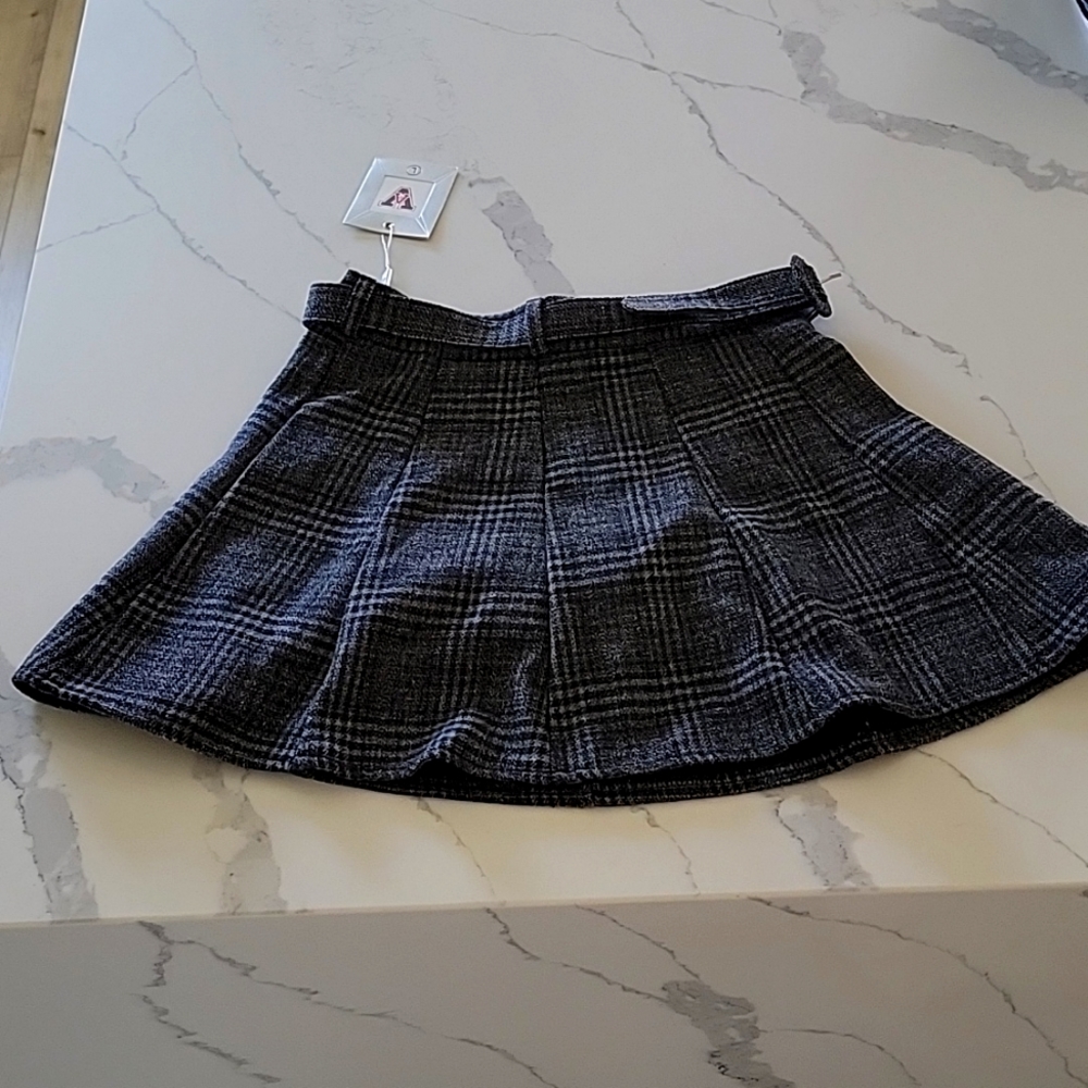 VA  pretty skirt